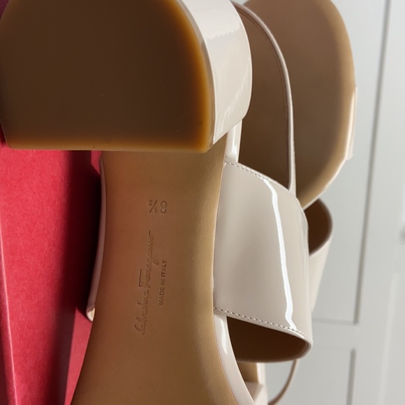 Salvatore Ferragamo heels - Picture 5 of 5